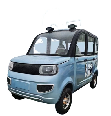 Puissant véhicule électrique à quatre roues à grande vitesse et intérieur spacieux
