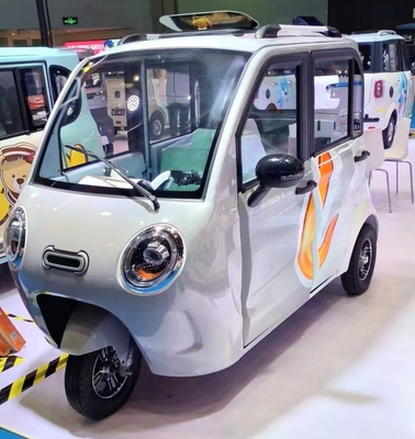Voltage 48V et capacité de calibrage 10-15° Mini tricycle électrique chaud pour passagers âgés