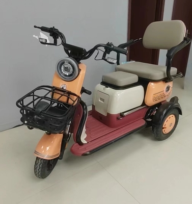 Un tricycle électrique compact et confortable pour des trajets de courte distance 5-7 heures de charge