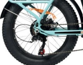Petits vélos électriques verrouillés à la chaîne verte avec batterie intégrée et autonomie de 60 km par puissance