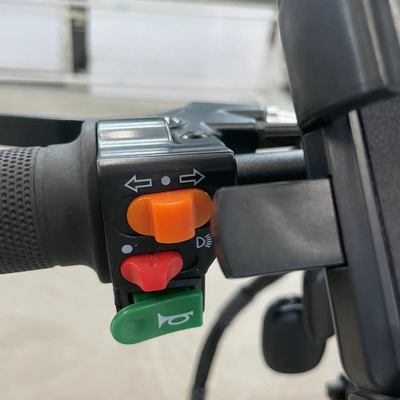 Scooter électrique à batterie intégrée pour adultes 60km Range Drive de petite génération et voiture pliable