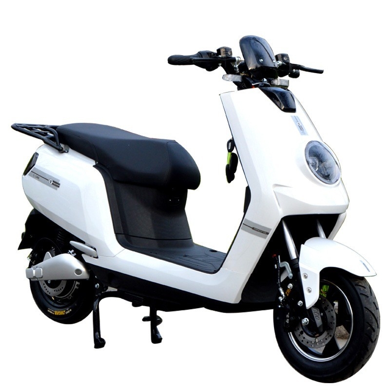 Ressources énergétiques Scooter électrique à deux roues avec vitesse maximale de 40 à 60 km/h et tension 48V