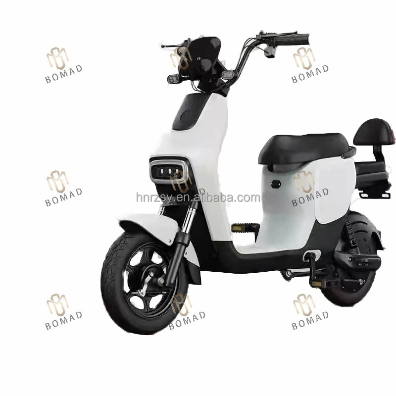 Moto électrique de 125cc Moped électrique 1500w Velocité 45km/h Puissance moteur 8000W