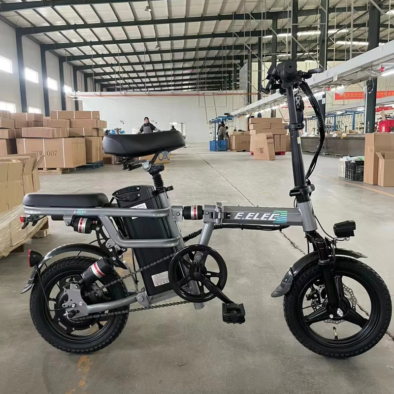 Largeur de pneu 20*2,8 &quot; Bicicle électrique automatique à pédales pour adultes 1000w Pléable Construction durable 30-50Km/h Vitesse maximale