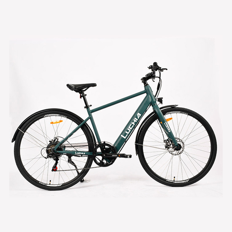 Amenez vos aventures hors route au niveau supérieur avec ce vélo de montagne électrique à 18 vitesses doté d'une batterie de 7 Ah