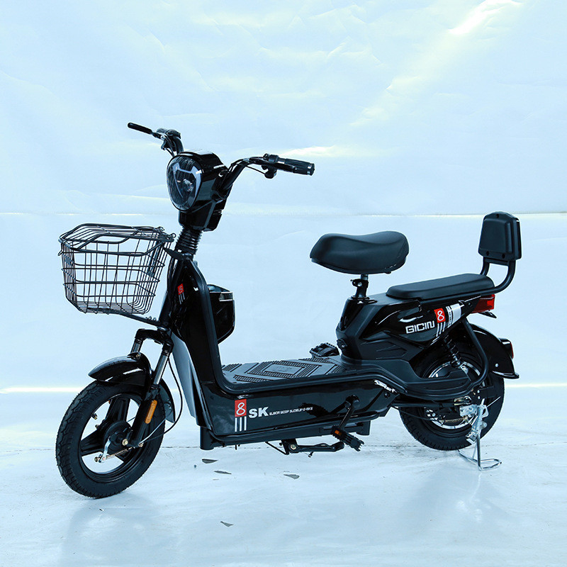 Un vélo urbain électrique rétro abordable pour adultes alimenté par batterie au lithium et une vitesse rapide de 35 à 40 km/h